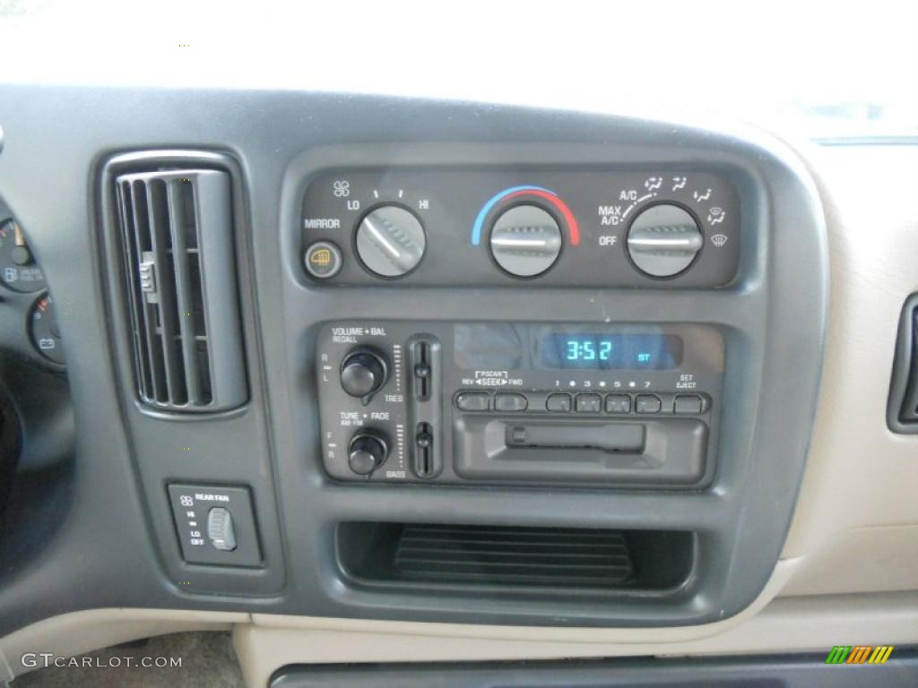 1999 Express 1500 Passenger Conversion Van - Medium Fernmist Green Metallic / Neutral photo #22