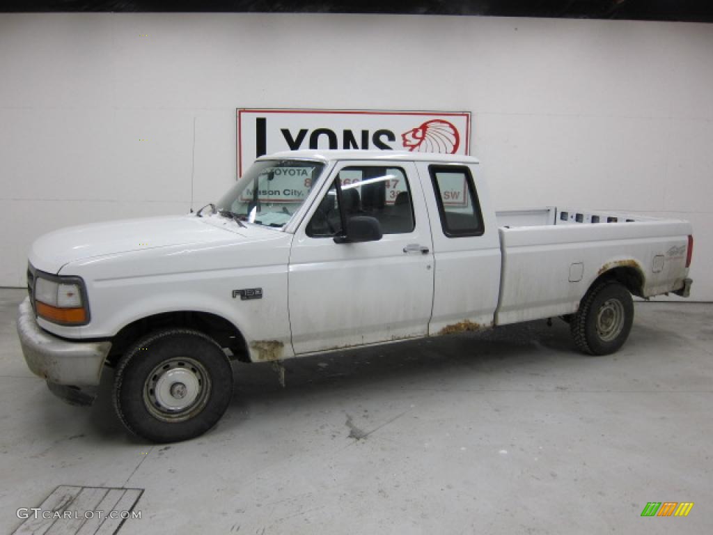 1995 F150 XL Extended Cab - Colonial White / Gray photo #1