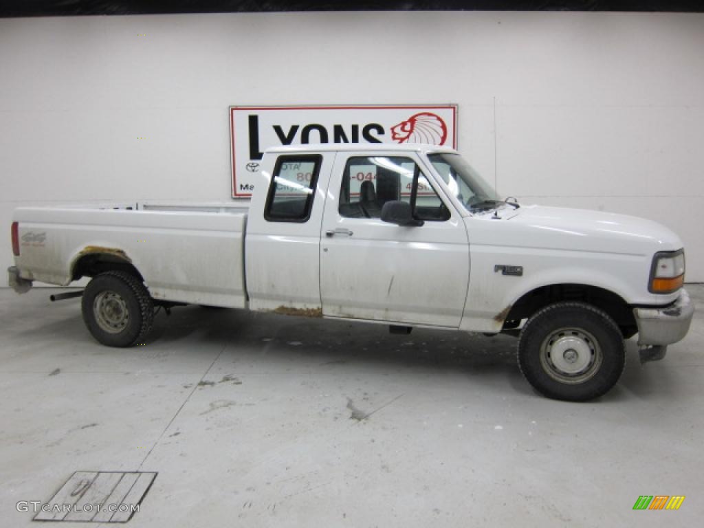 1995 F150 XL Extended Cab - Colonial White / Gray photo #3