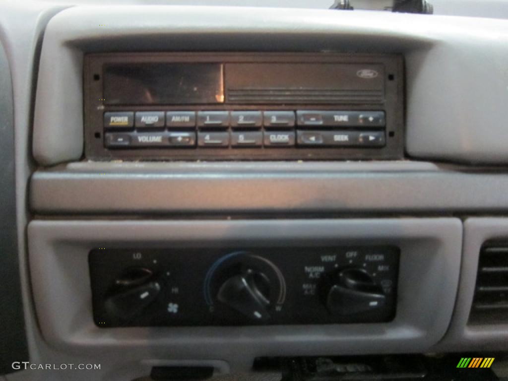 1995 F150 XL Extended Cab - Colonial White / Gray photo #6