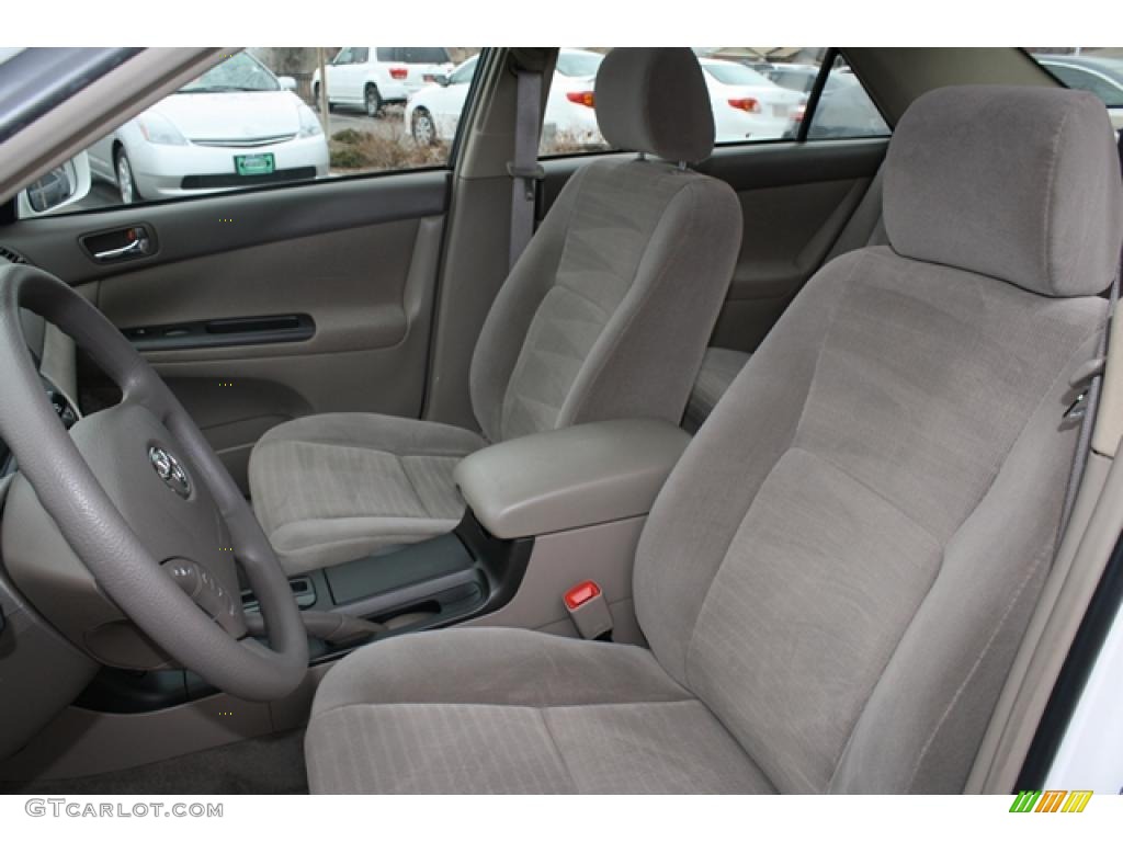 2006 Camry LE V6 - Super White / Stone Gray photo #9