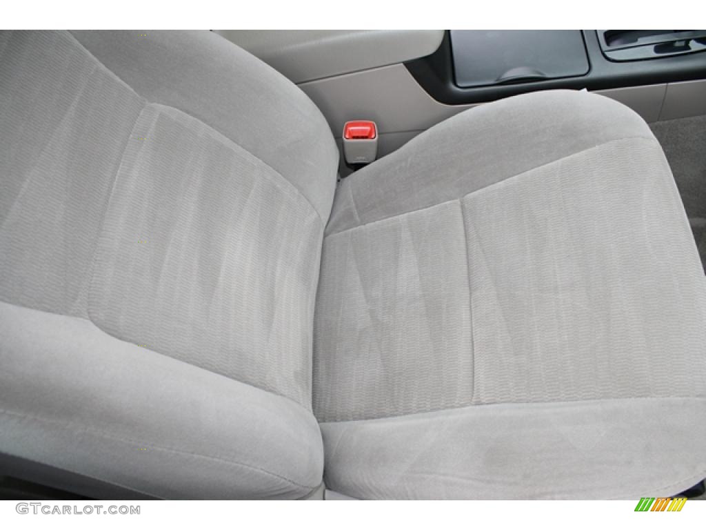 2006 Camry LE V6 - Super White / Stone Gray photo #12