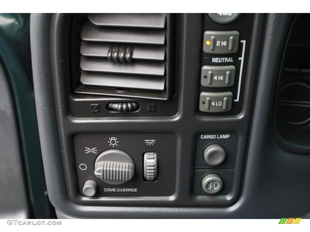 2001 GMC Sierra 1500 SLE Extended Cab 4x4 Controls Photo #46001051