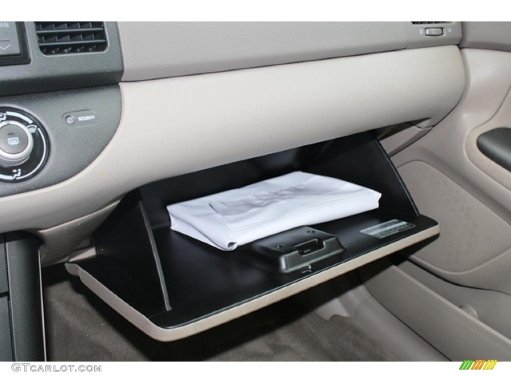 2006 Camry LE V6 - Super White / Stone Gray photo #23