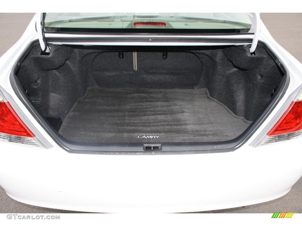 2006 Camry LE V6 - Super White / Stone Gray photo #24