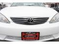 2006 Super White Toyota Camry LE V6  photo #27