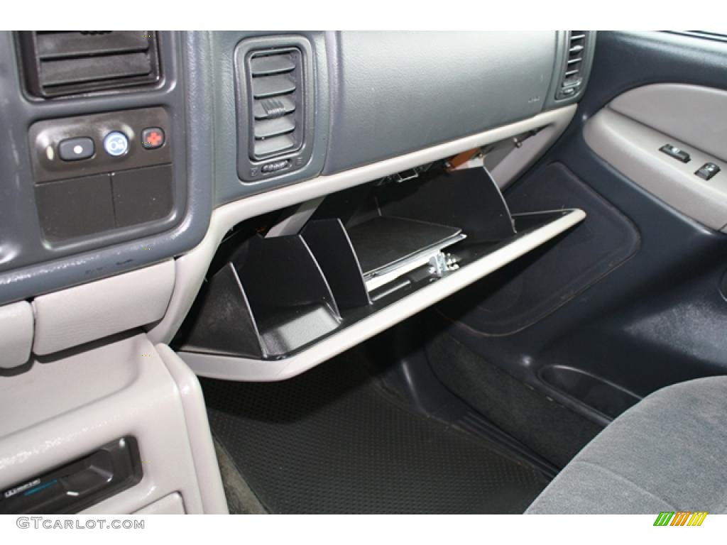 2001 Suburban 1500 LS - Summit White / Graphite photo #25