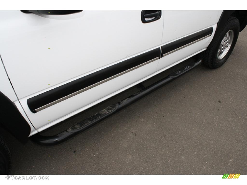 2001 Suburban 1500 LS - Summit White / Graphite photo #29