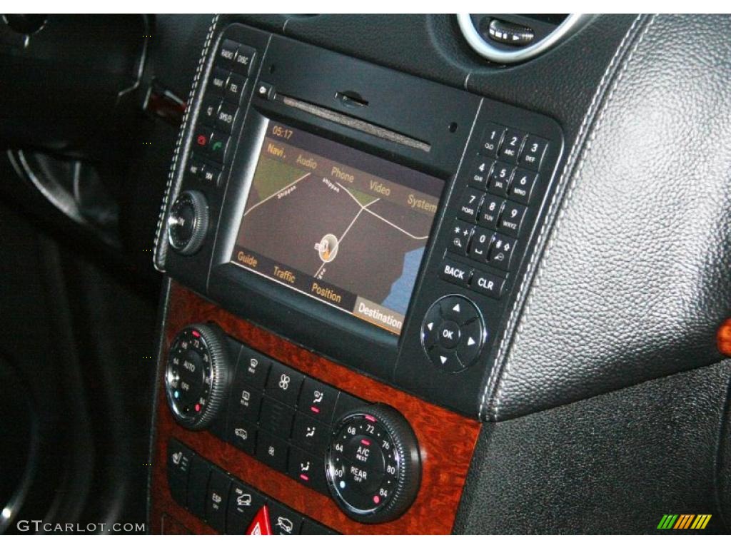 2009 Mercedes-Benz GL 320 BlueTEC 4Matic Controls Photo #46003675