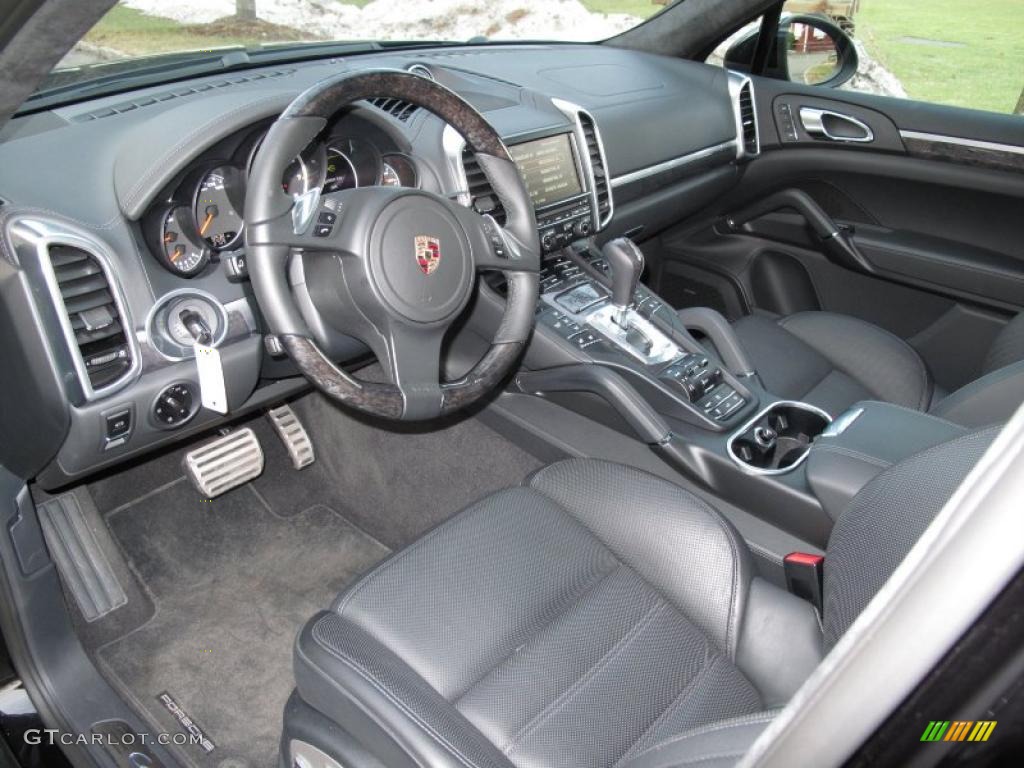 Black Interior 2011 Porsche Cayenne Turbo Photo #46004398