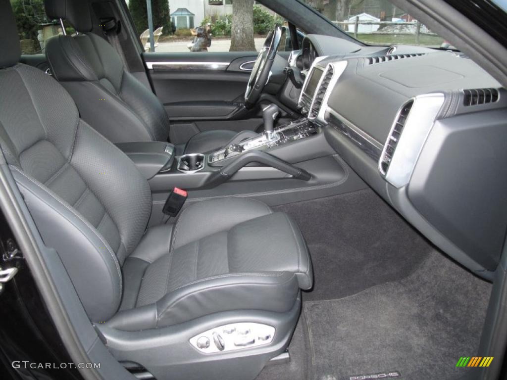 Black Interior 2011 Porsche Cayenne Turbo Photo #46004461