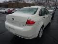 White Suede - Focus SE Sedan Photo No. 2