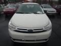 White Suede - Focus SE Sedan Photo No. 6