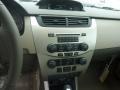 White Suede - Focus SE Sedan Photo No. 13