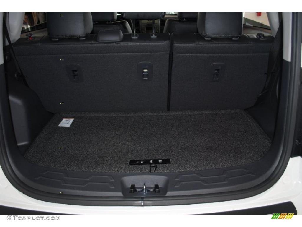 2011 Kia Soul White Tiger Special Edition Trunk Photo #46005169