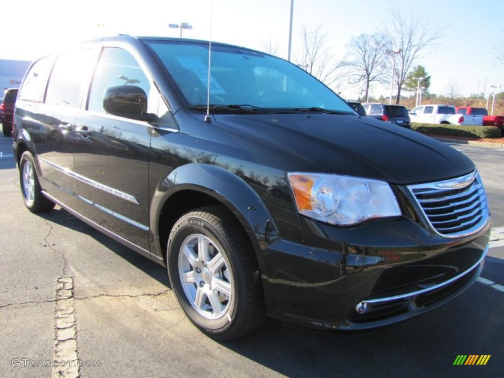 2011 Town & Country Touring - Brilliant Black Crystal Pearl / Black/Light Graystone photo #4
