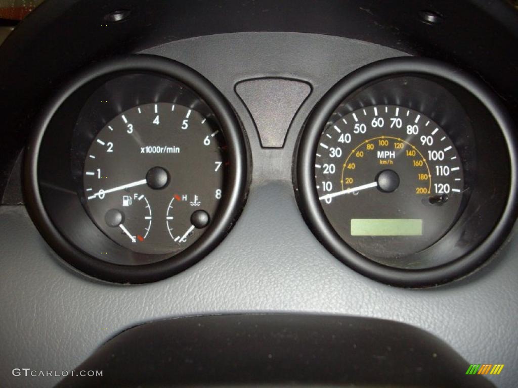 2004 Chevrolet Aveo Hatchback Gauges Photo #46008185