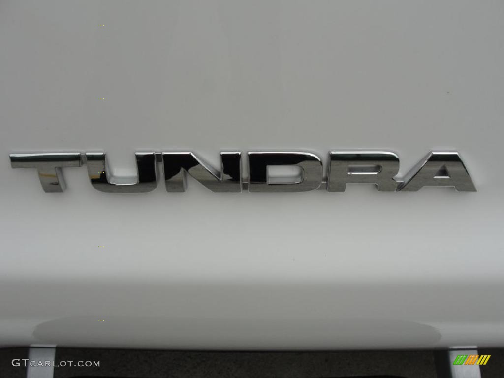 2011 Tundra Texas Edition CrewMax - Super White / Graphite Gray photo #40