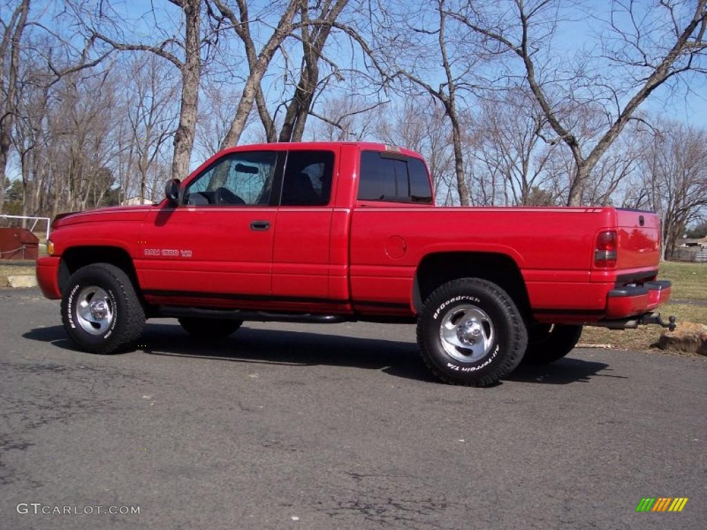 1999 Ram 1500 Sport Extended Cab 4x4 - Flame Red / Mist Gray photo #11