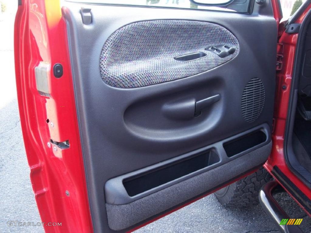 1999 Dodge Ram 1500 Sport Extended Cab 4x4 Mist Gray Door Panel Photo #46010291