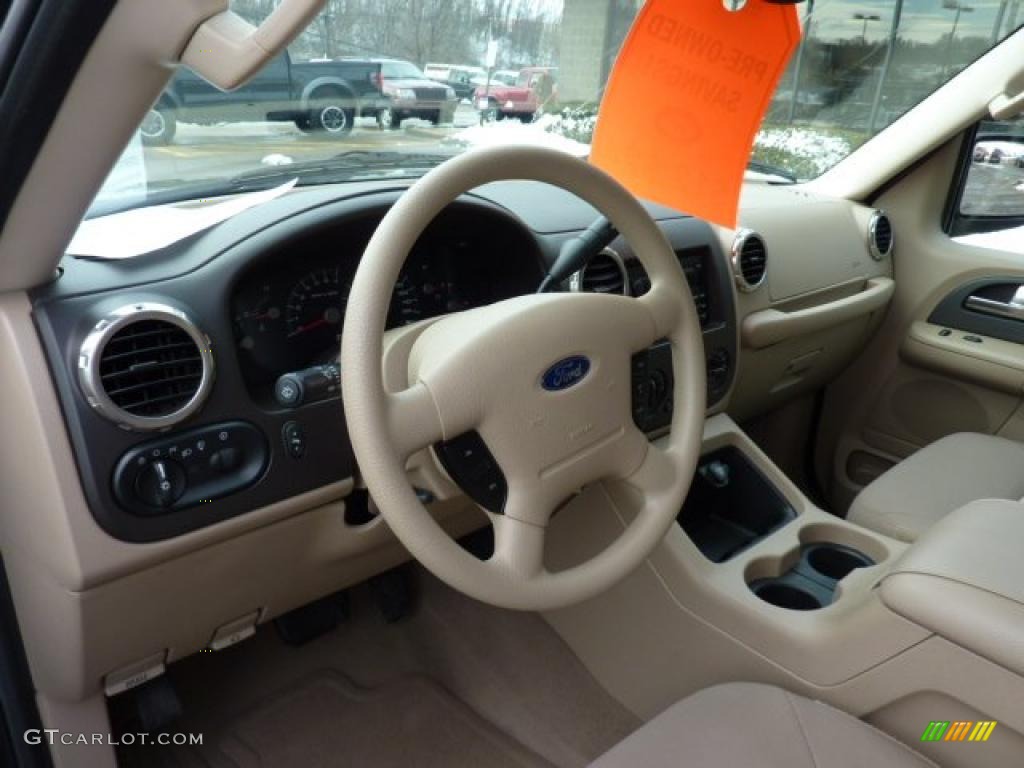 Medium Parchment Interior 2004 Ford Expedition XLT 4x4 Photo #46010581