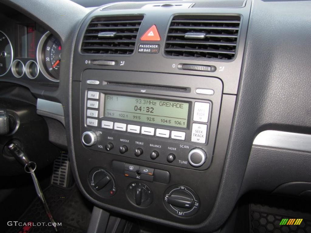 2007 Volkswagen GTI 4 Door Controls Photo #46011706