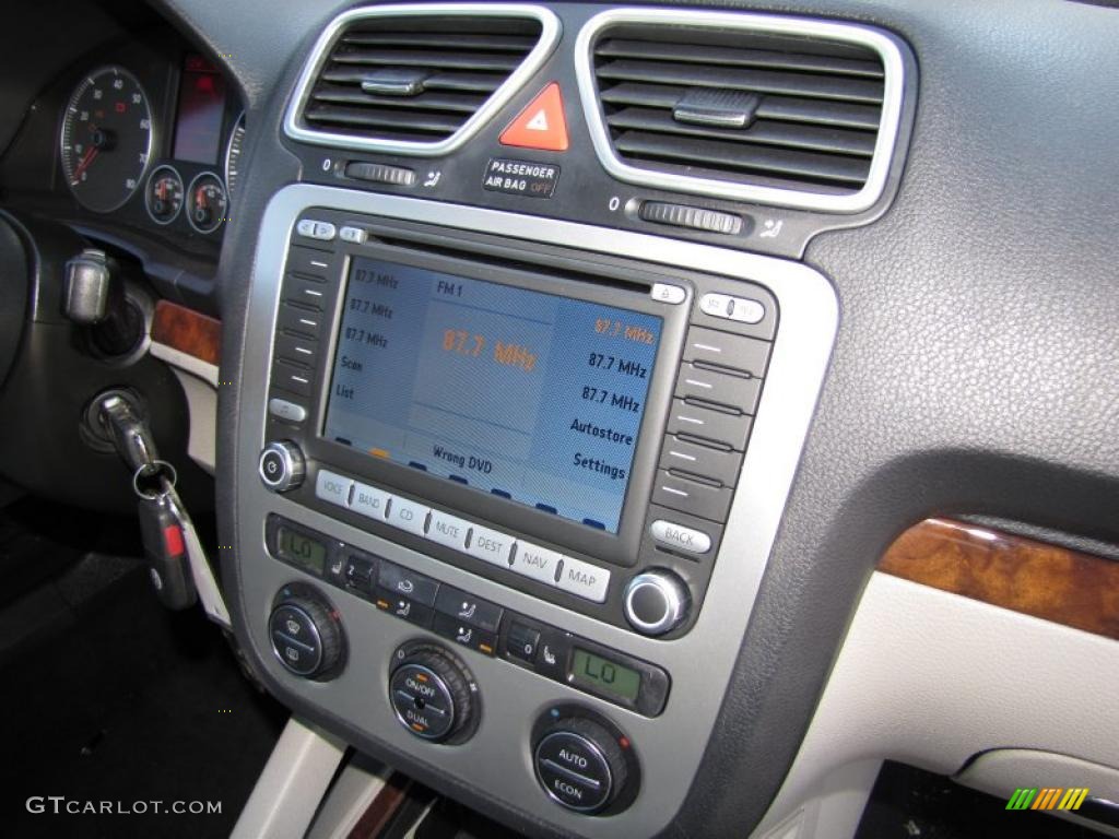2007 Volkswagen Eos 3.2 Controls Photo #46011718