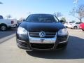 Black - Jetta SE Sedan Photo No. 8