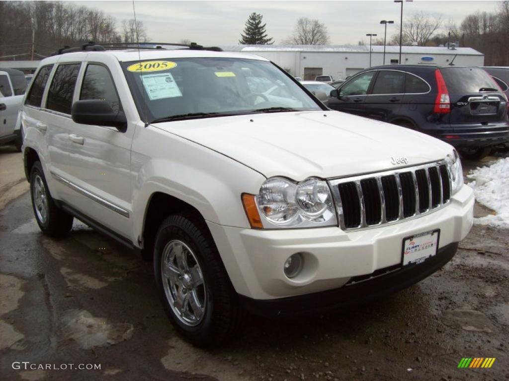 2005 Grand Cherokee Limited 4x4 - Stone White / Dark Khaki/Light Graystone photo #1