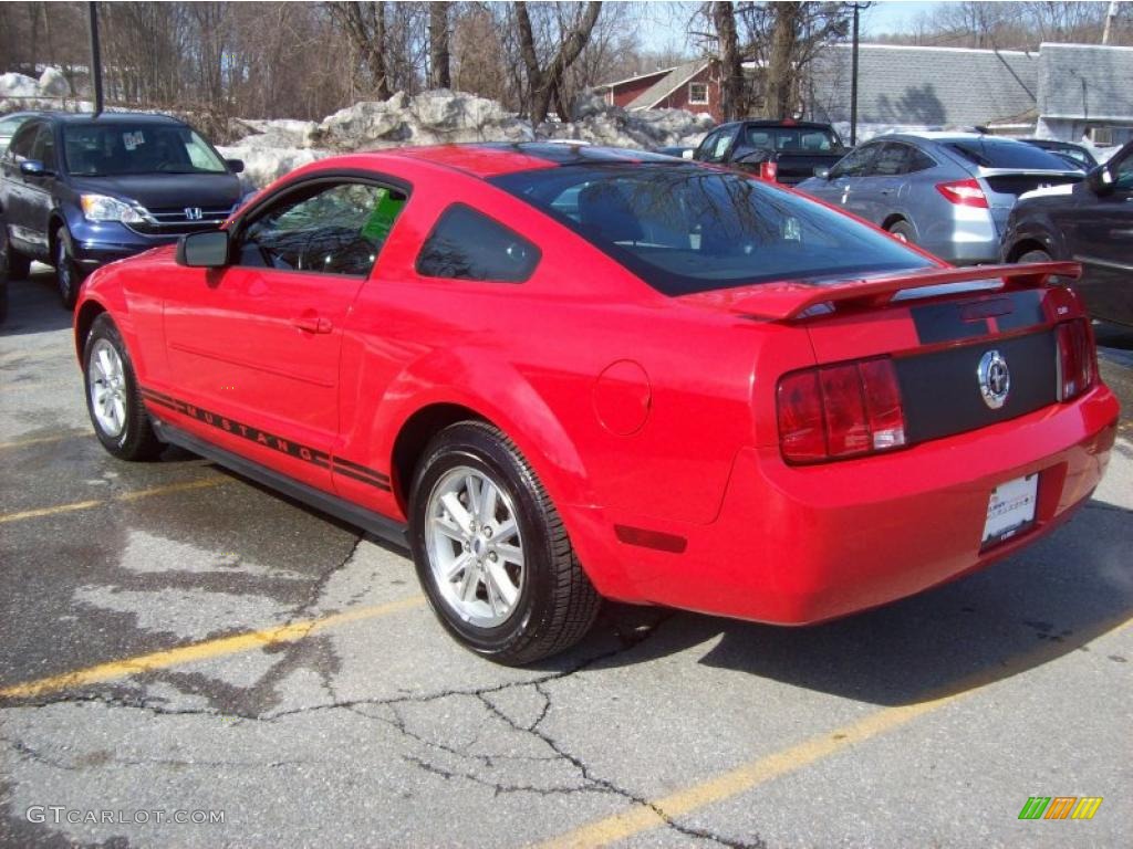2006 Mustang V6 Premium Coupe - Torch Red / Dark Charcoal photo #2