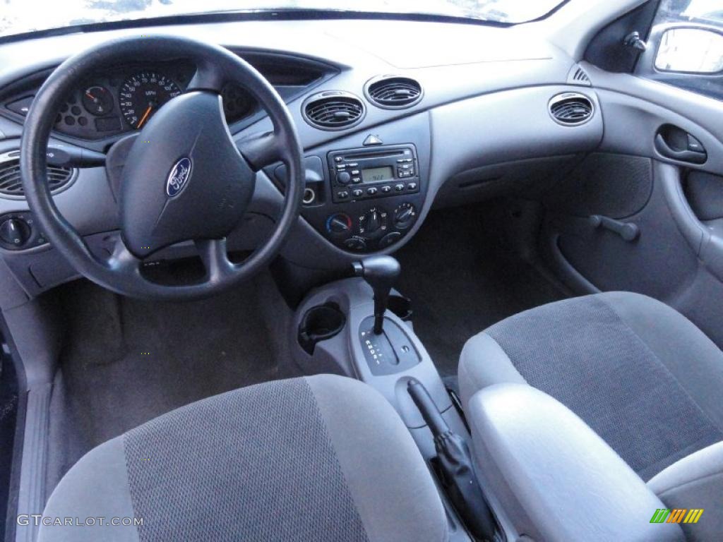 Medium Graphite Interior 2003 Ford Focus LX Sedan Photo #46015852