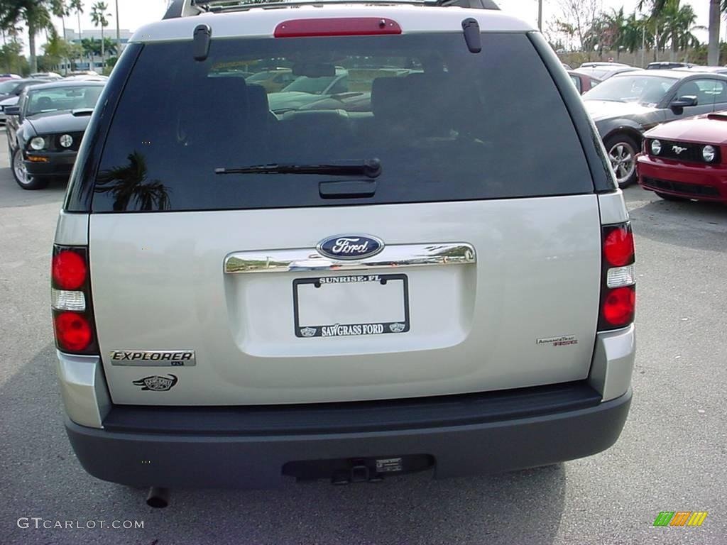 2006 Explorer XLT - Silver Birch Metallic / Stone photo #4