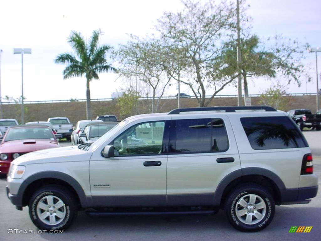 2006 Explorer XLT - Silver Birch Metallic / Stone photo #7