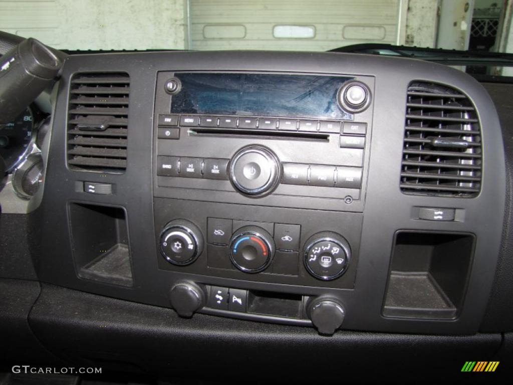 2008 GMC Sierra 1500 SLE Extended Cab Controls Photo #46016662