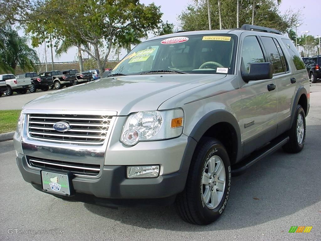 2006 Explorer XLT - Silver Birch Metallic / Stone photo #8