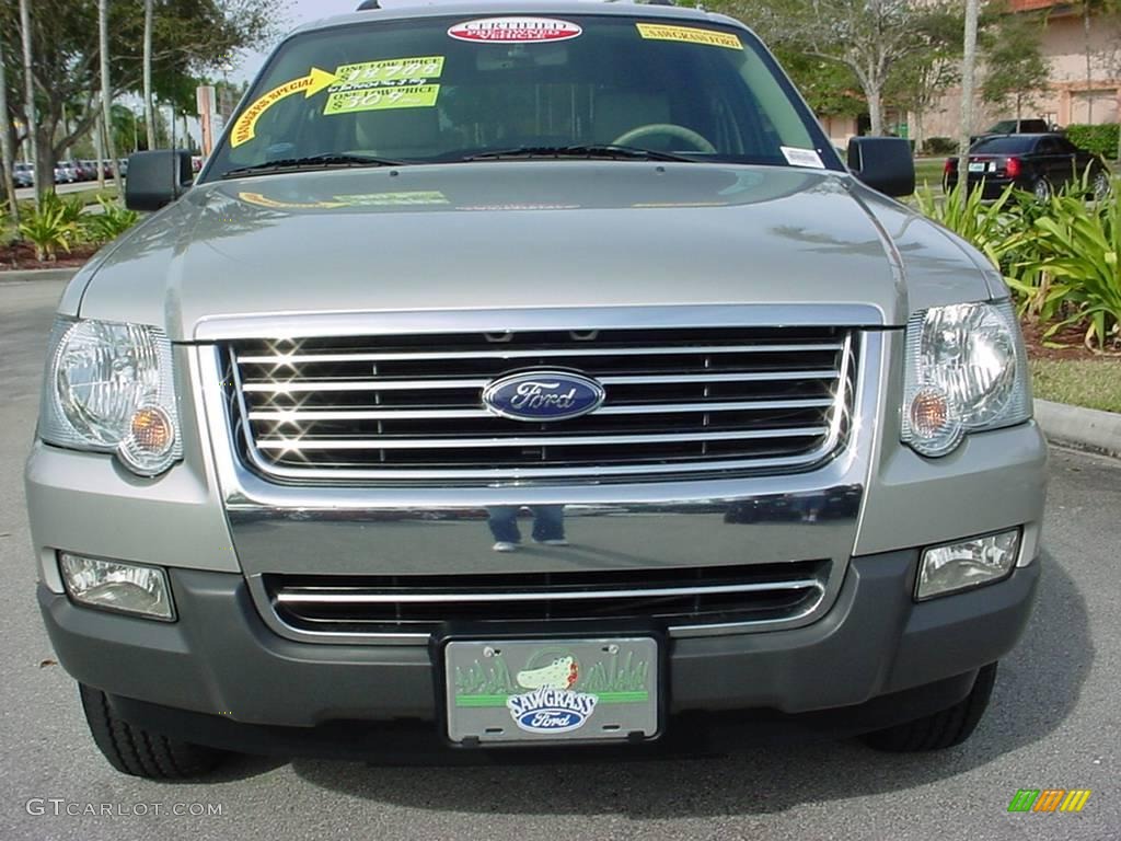 2006 Explorer XLT - Silver Birch Metallic / Stone photo #9