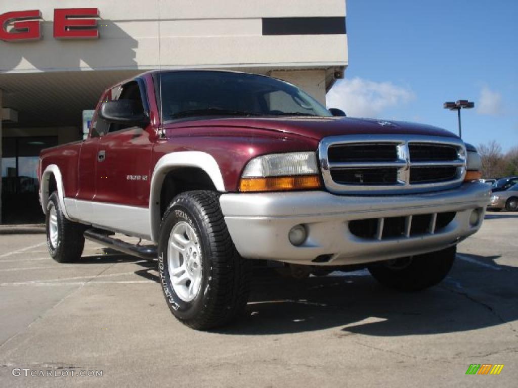 2002 Dakota SLT Club Cab 4x4 - Dark Garnet Red Pearl / Dark Slate Gray photo #1