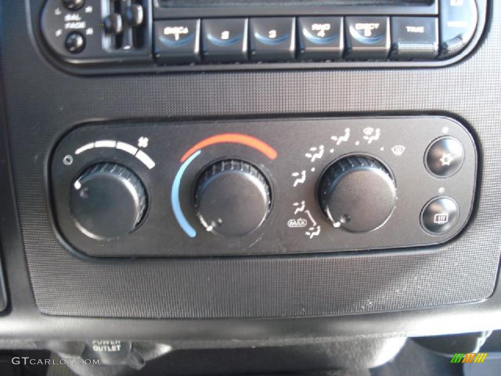 2002 Dodge Dakota SLT Club Cab 4x4 Controls Photo #46017568