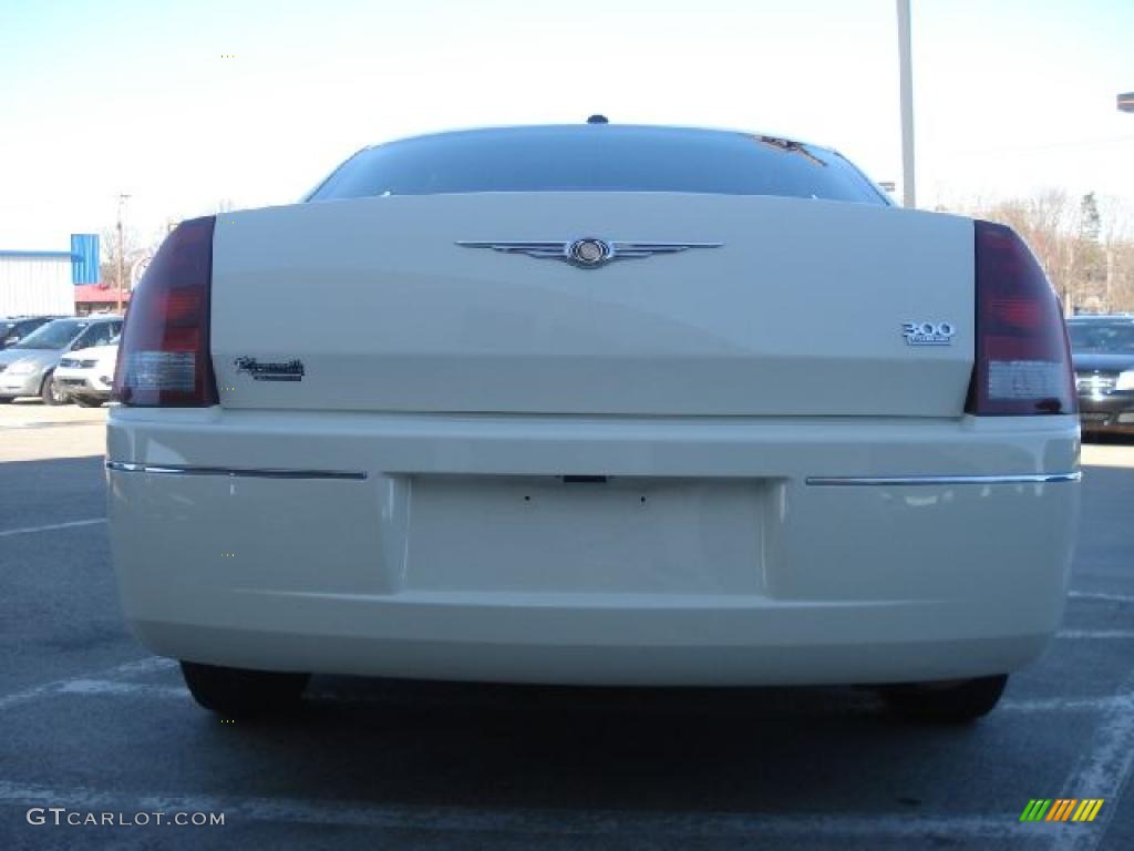 2006 300 Touring - Cool Vanilla / Dark Slate Gray/Light Slate Gray photo #4