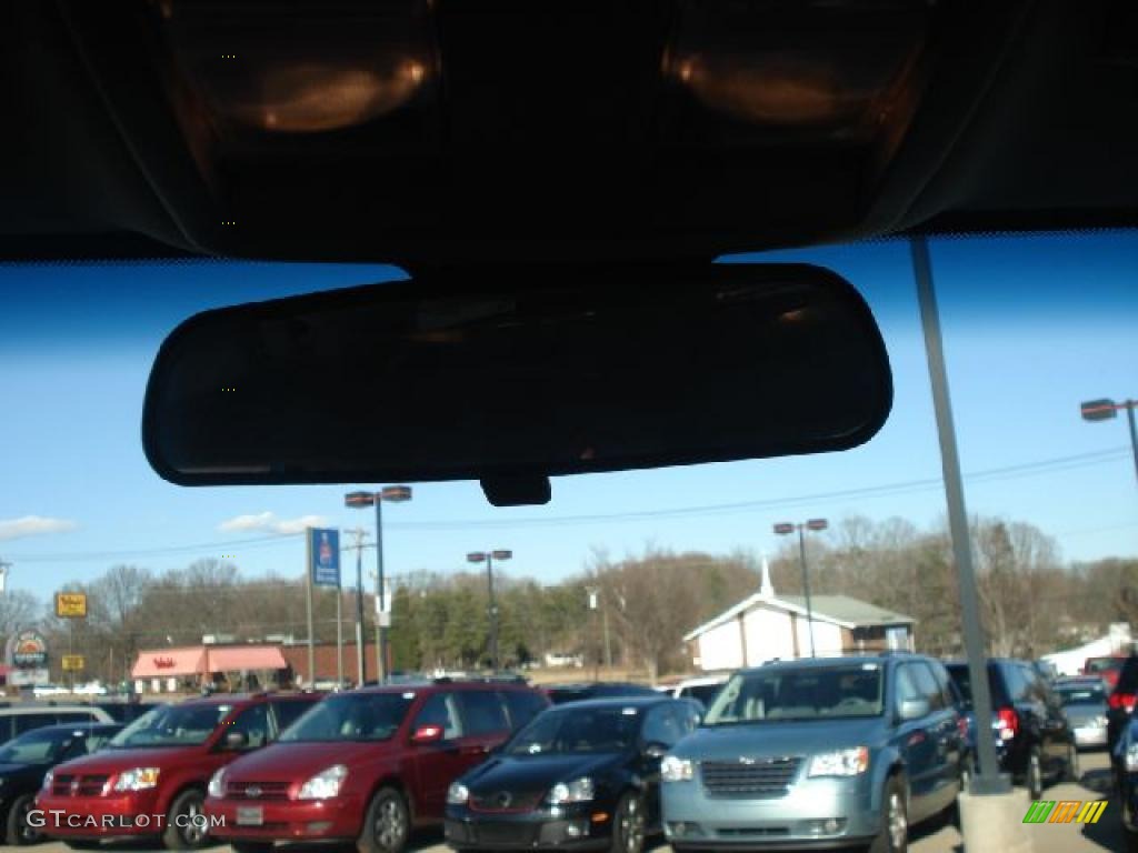 2006 300 Touring - Cool Vanilla / Dark Slate Gray/Light Slate Gray photo #20