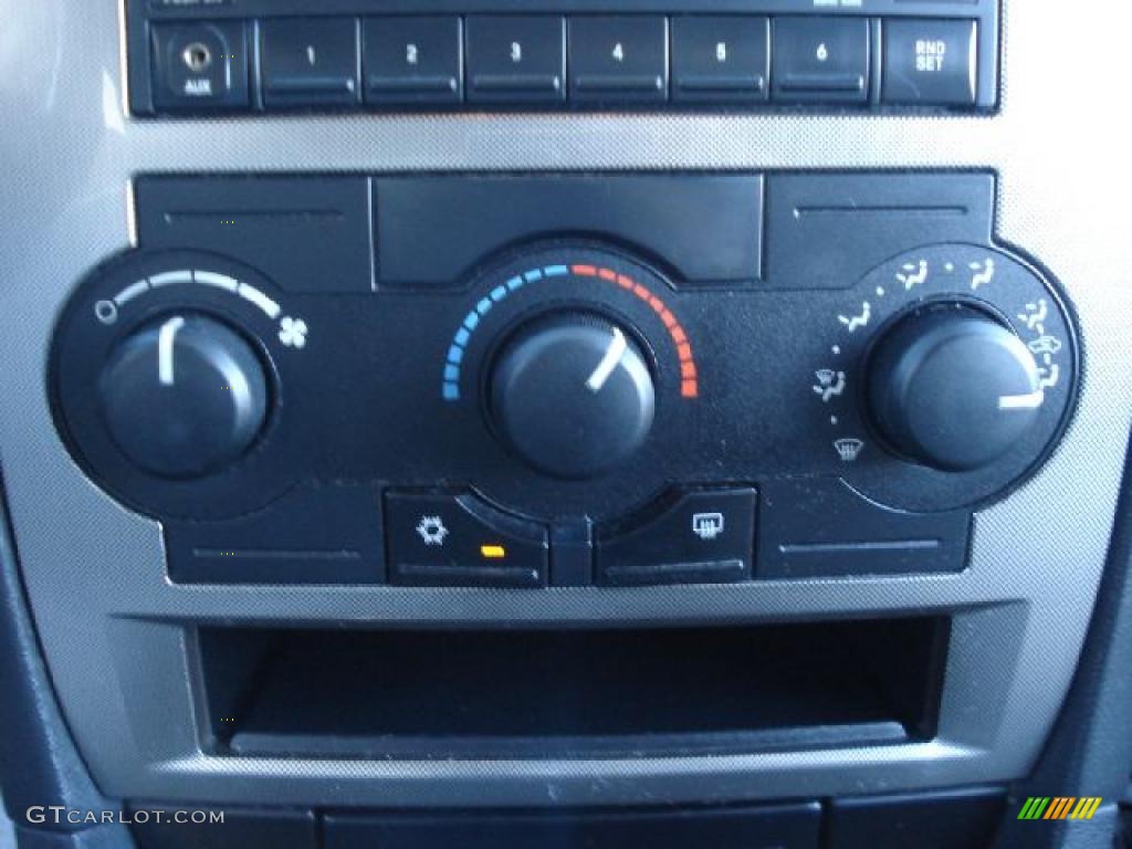 2006 300 Touring - Cool Vanilla / Dark Slate Gray/Light Slate Gray photo #22