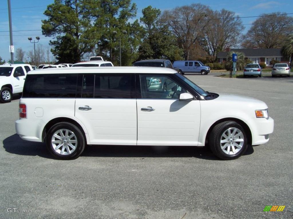 White Suede 2010 Ford Flex SEL Exterior Photo #46019755