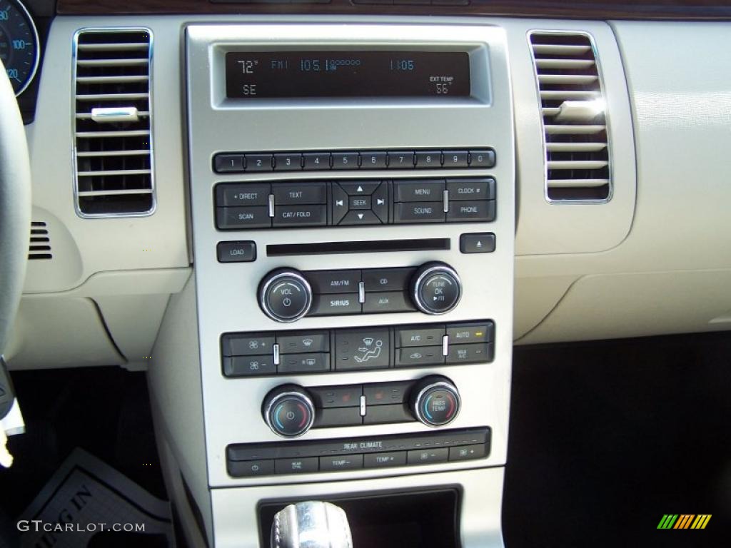 2010 Ford Flex SEL Controls Photo #46019944