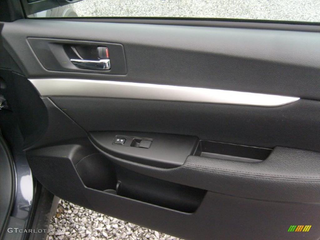 2011 Outback 2.5i Premium Wagon - Graphite Gray Metallic / Off Black photo #18