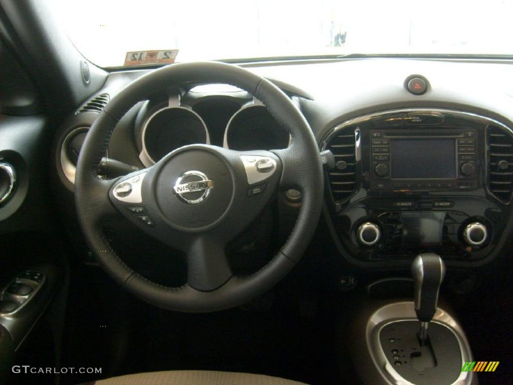 2011 Nissan Juke SV AWD Gray/Silver Trim Dashboard Photo #46022959