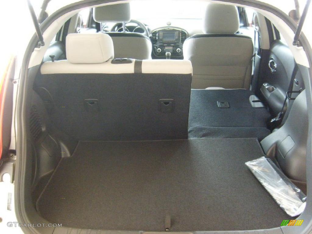2011 Nissan Juke SV AWD Trunk Photo #46023211