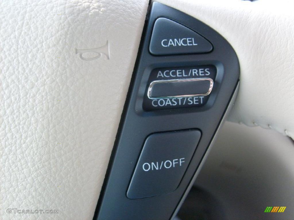 2011 Nissan Quest 3.5 SV Controls Photo #46023223