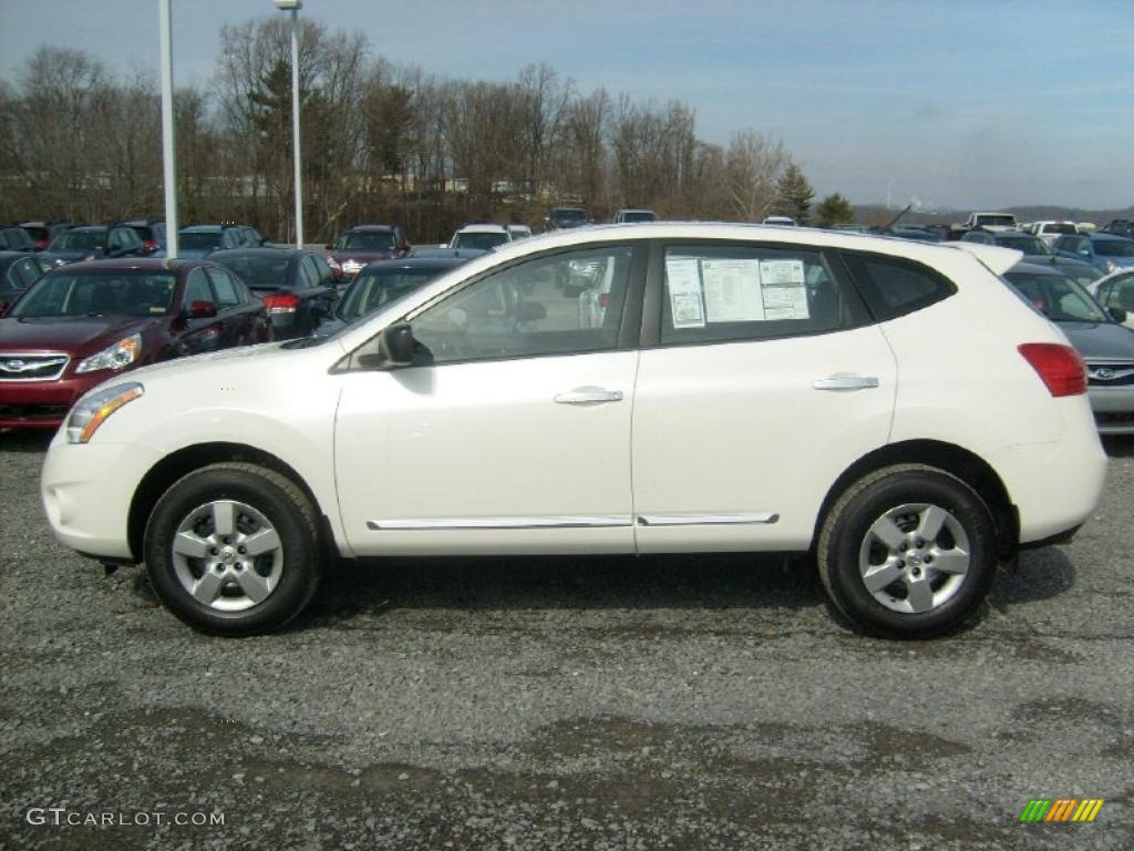 2011 Rogue S AWD - Pearl White / Black photo #2