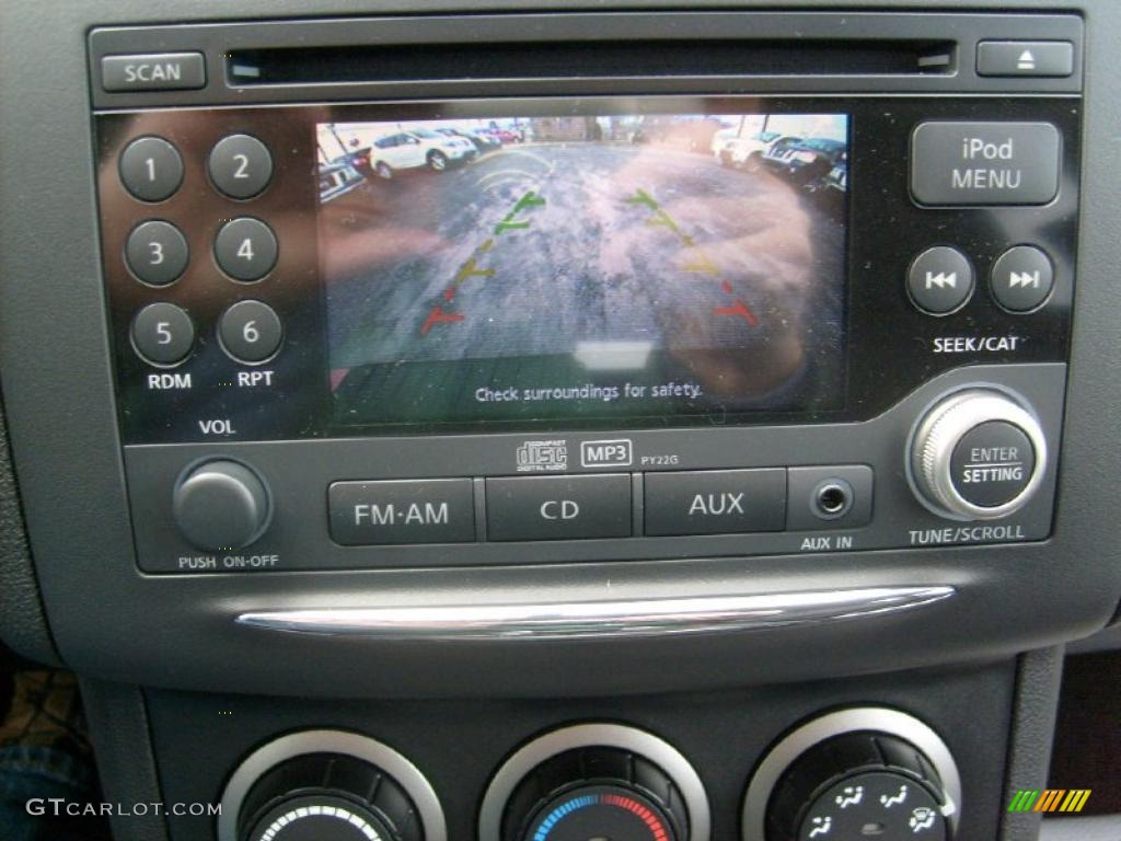 2011 Rogue SV AWD - Cayenne Red / Black photo #4