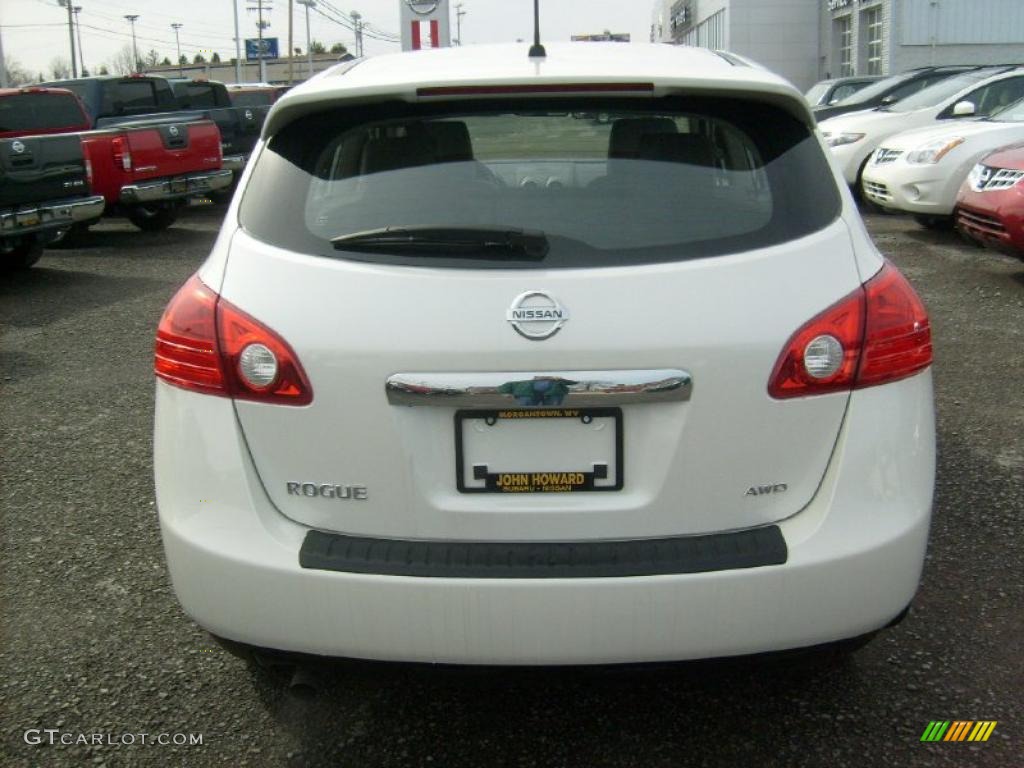 2011 Rogue S AWD - Pearl White / Gray photo #7